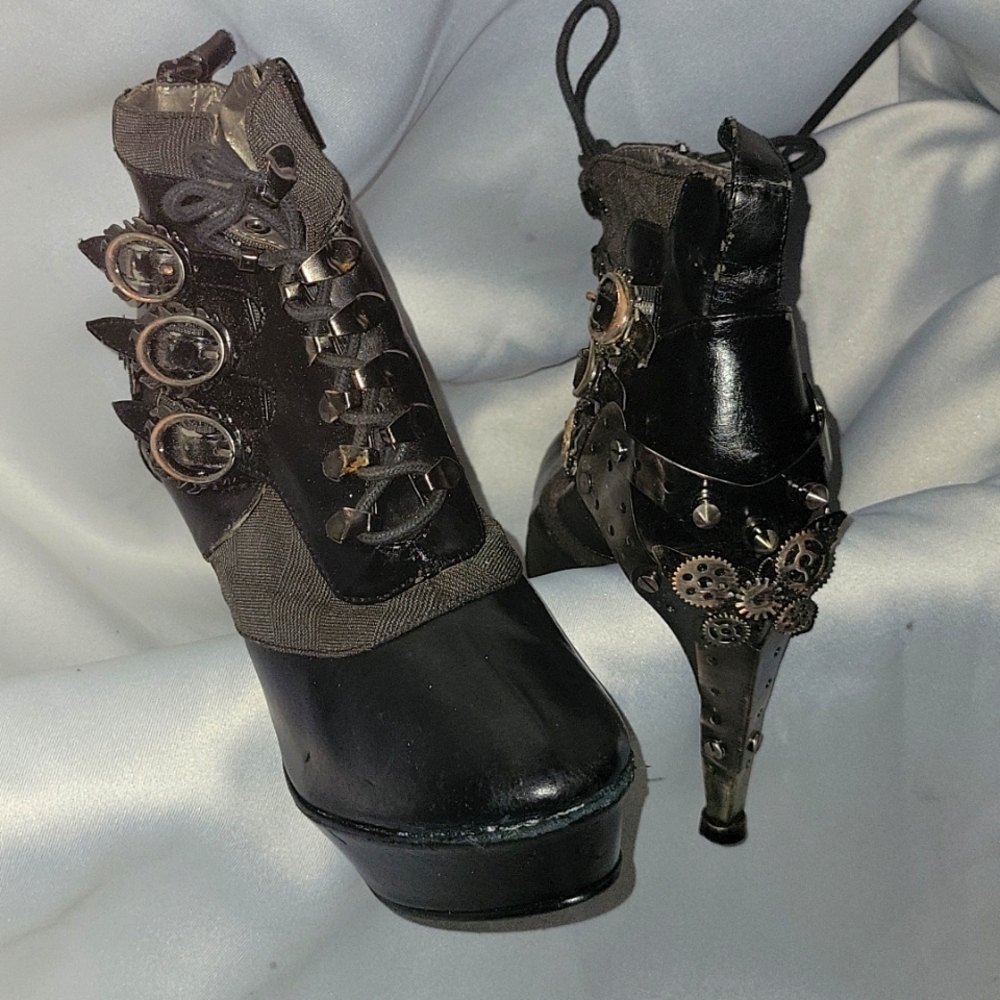 Rare 8.5 black leather lace up Goth Steampunk Cyberpunk A Steampunk influenced